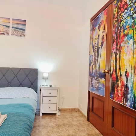 Newly Decorated Close To La Linea de la Concepcion