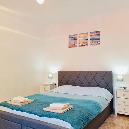 Newly Decorated Close To Homestay La Linea de la Concepcion