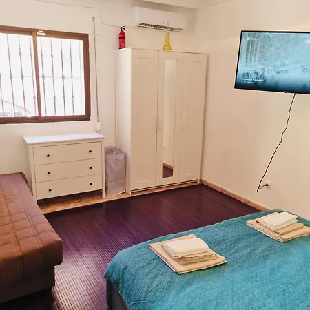 Newly Decorated Close To Homestay *